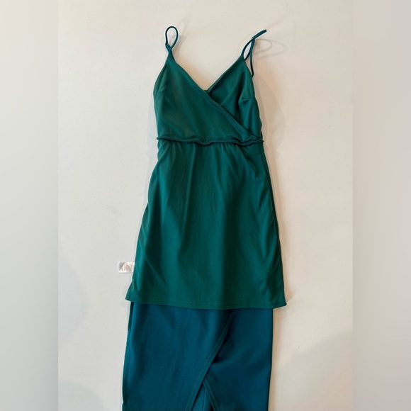Lulu's Fitted Teal Emerald Green Mid Length Dress Straps Side Slit Extra Small - Picture 11 of 13